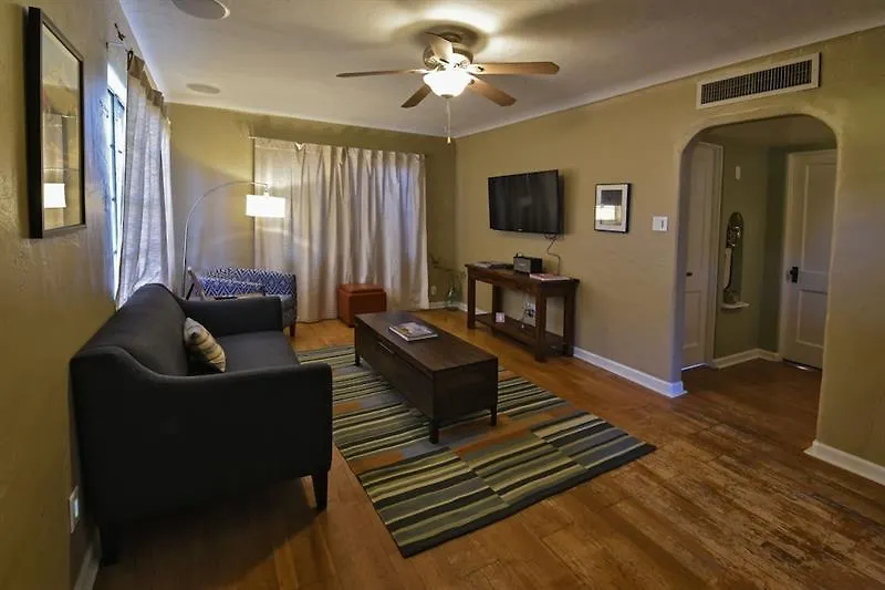 The Charming Bungalow Phoenix Holiday home